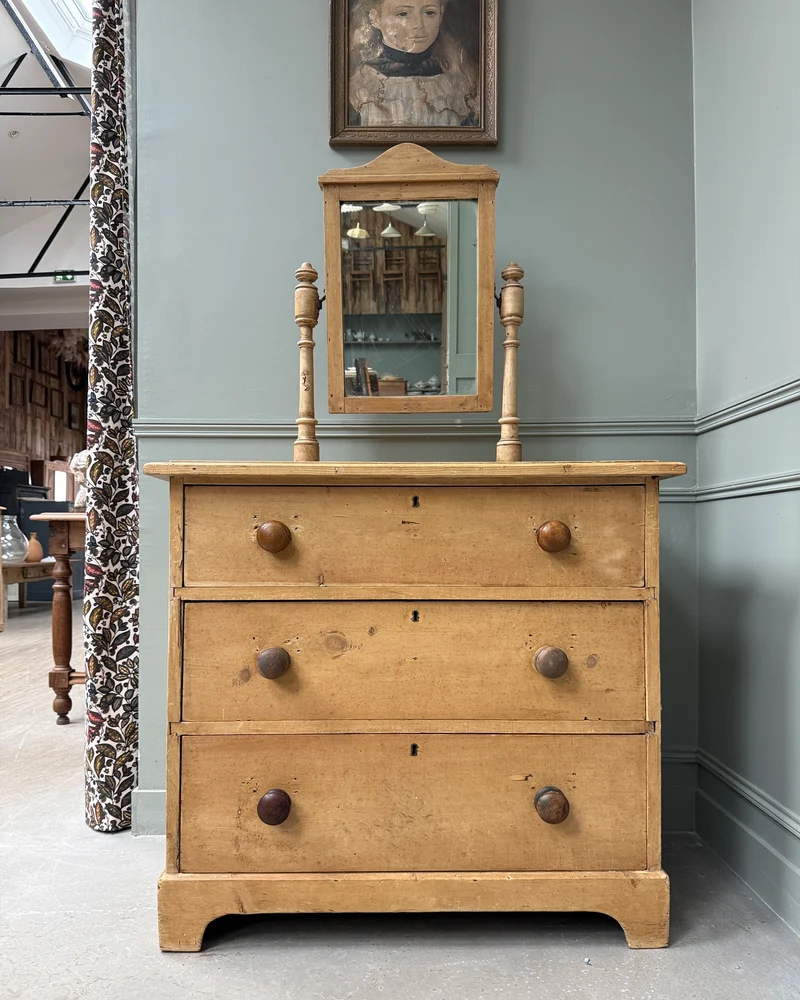 Commode anglaise coiffeuse en pin
