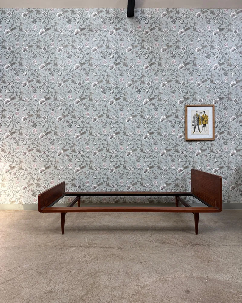 Lit daybed scandinave en teck