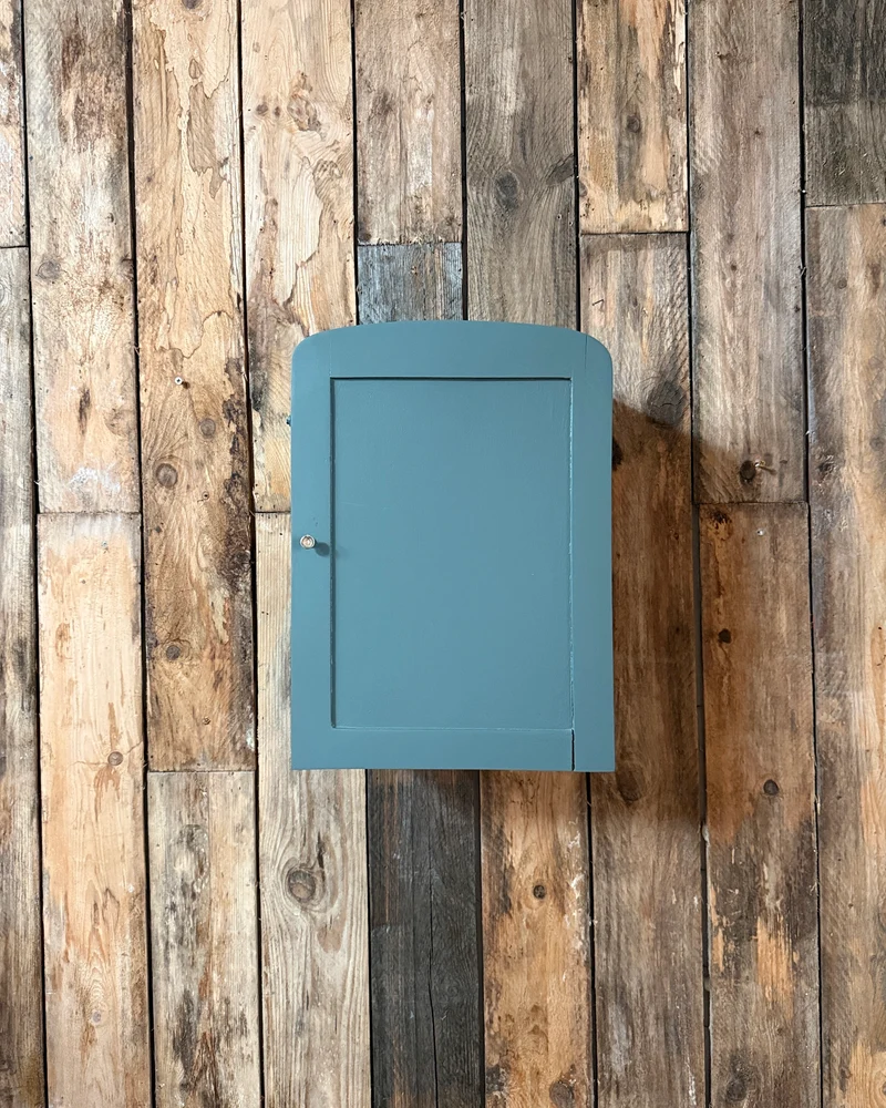 Petite armoire verte
