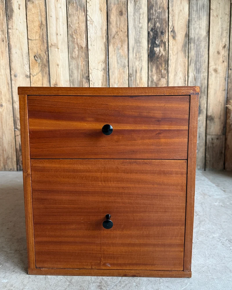 Trio de meubles à tiroirs vintage