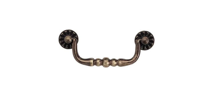 Poignée de meuble Régence, zamak marron patiné, entraxe 96 mm