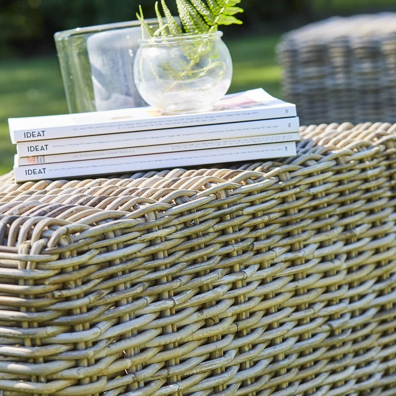 Table basse en kubu naturel