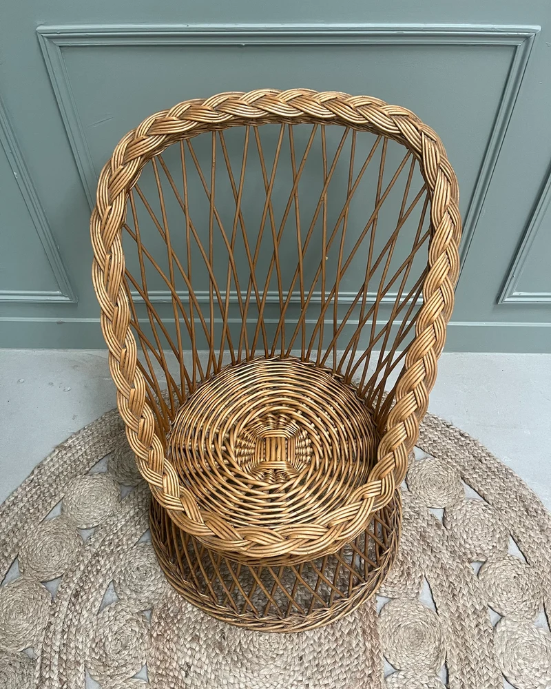 Fauteuil en rotin pour enfants