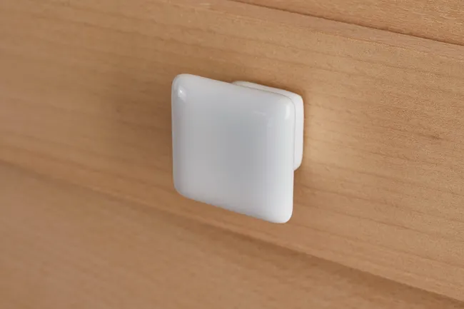 Bouton de meuble carré, porcelaine blanc brut, l.40 mm