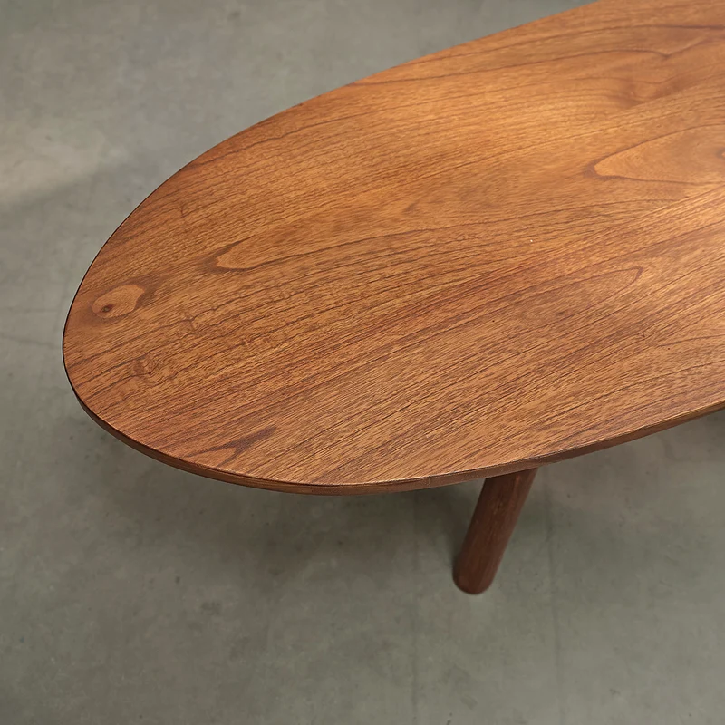 Table basse en mindi massif finition noyer 160 cm