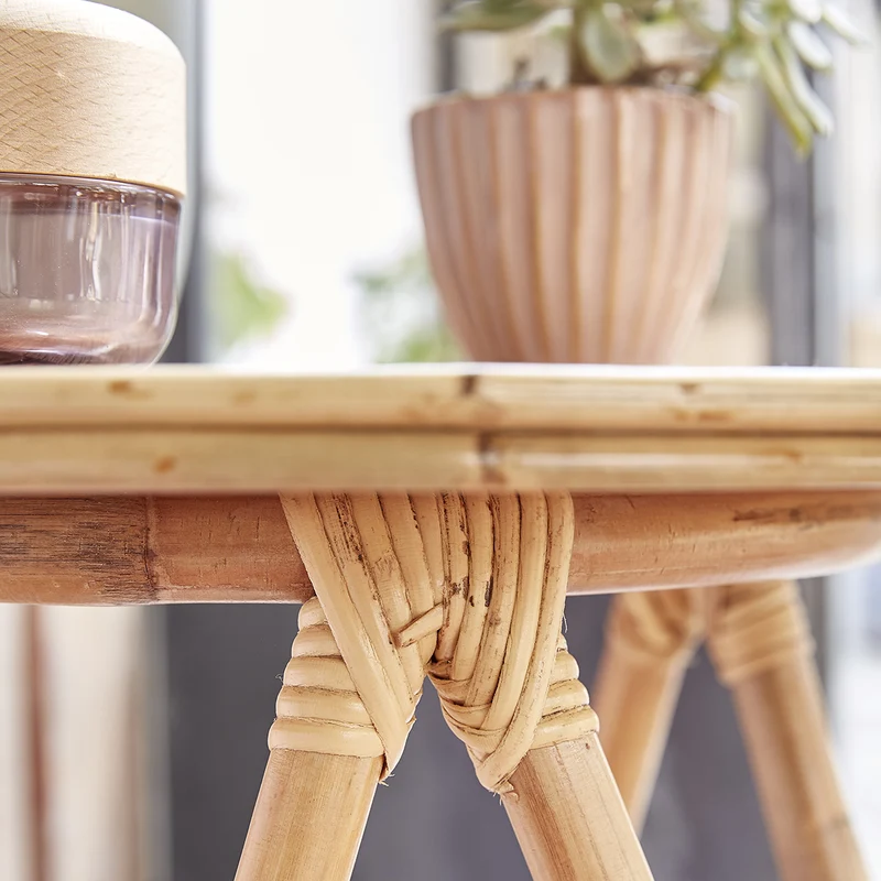 Table d'appoint en rotin naturel