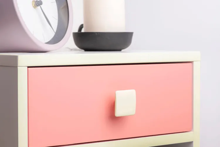 Bouton de meuble REI Carré beige zamak