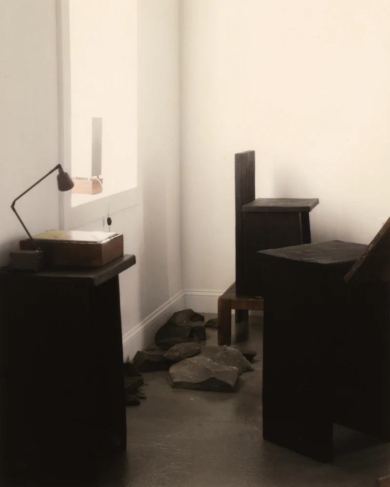 N V Stool