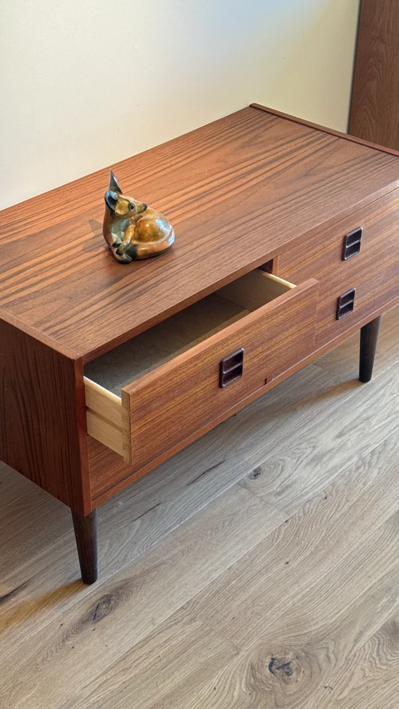 Commode scandinave basse / Meuble TV vintage « Brigitte »
