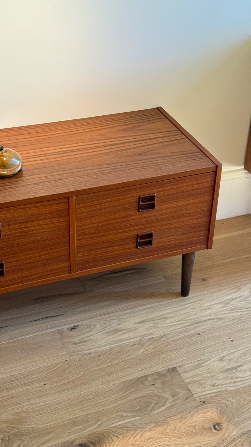 Commode scandinave basse / Meuble TV vintage « Brigitte »