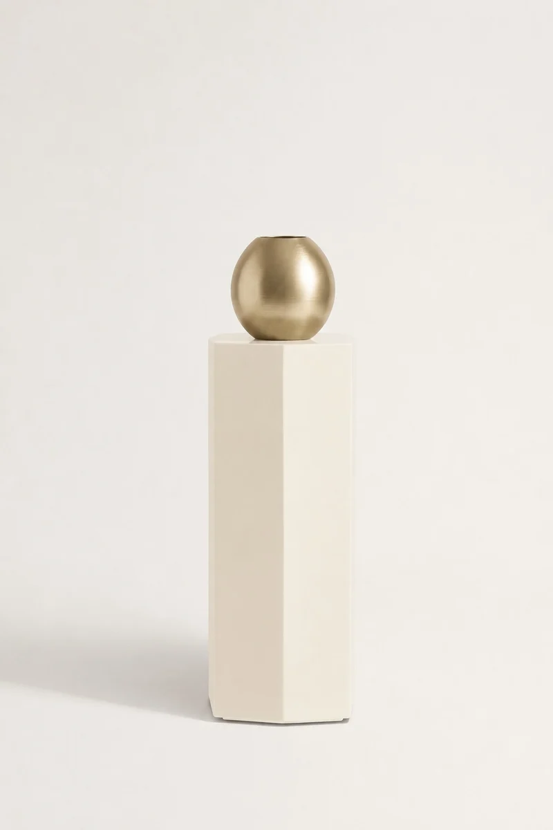 Ame II Lacquer Pedestal