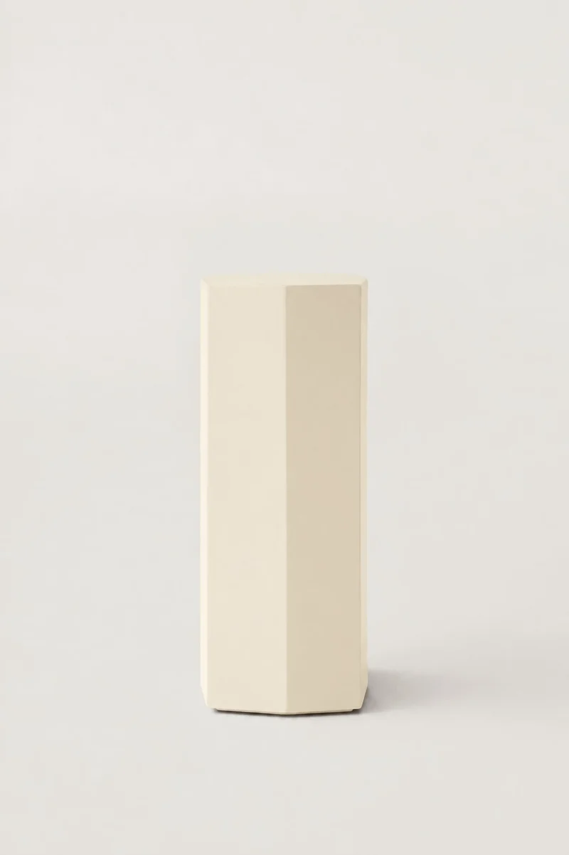 Ame II Lacquer Pedestal