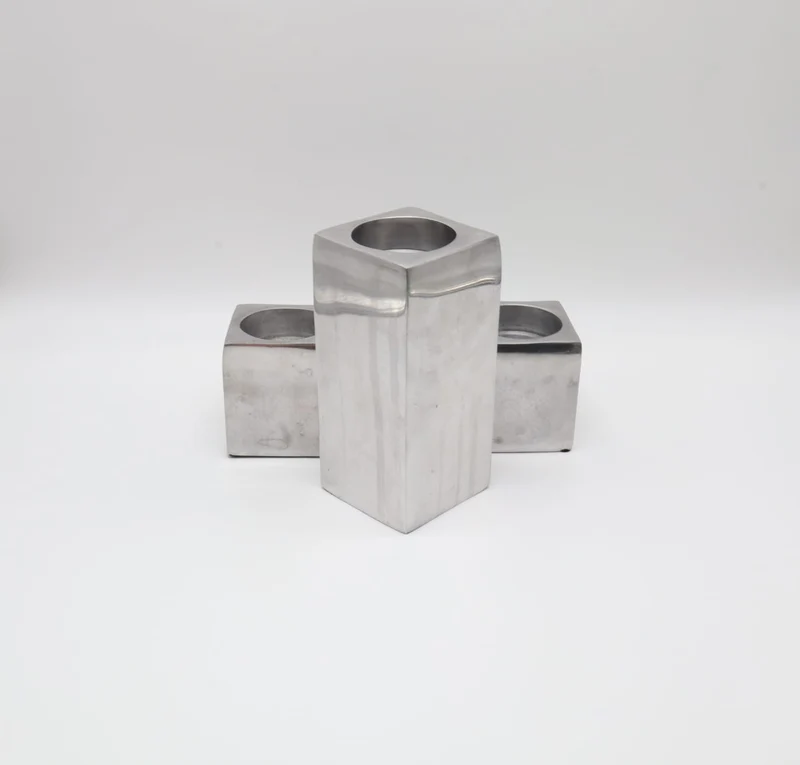 Minimalist Aluminum Column Candle Holders (Set of 3) – Italy