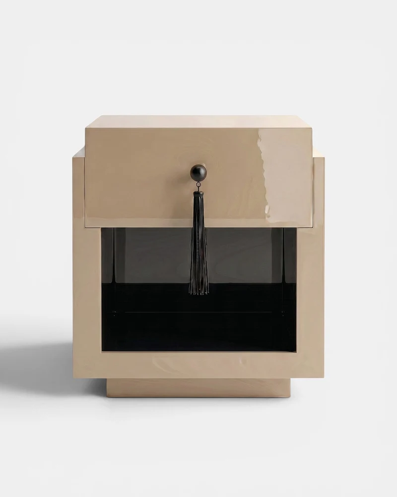 Leo Off-White and Black Wood