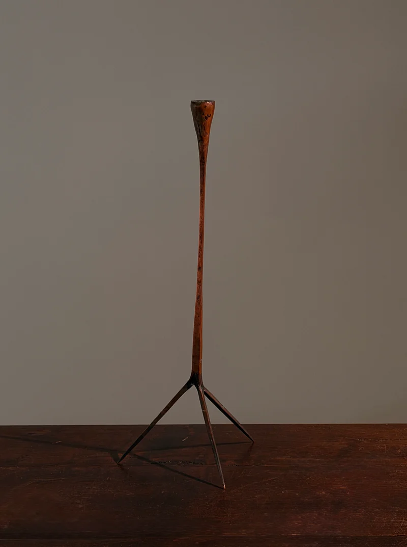 Sculptural brutalist candlestick in copper, in the style of the Marolles workshop, circa 1