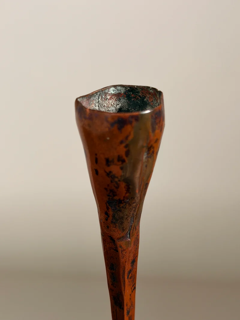Sculptural brutalist candlestick in copper, in the style of the Marolles workshop, circa 1