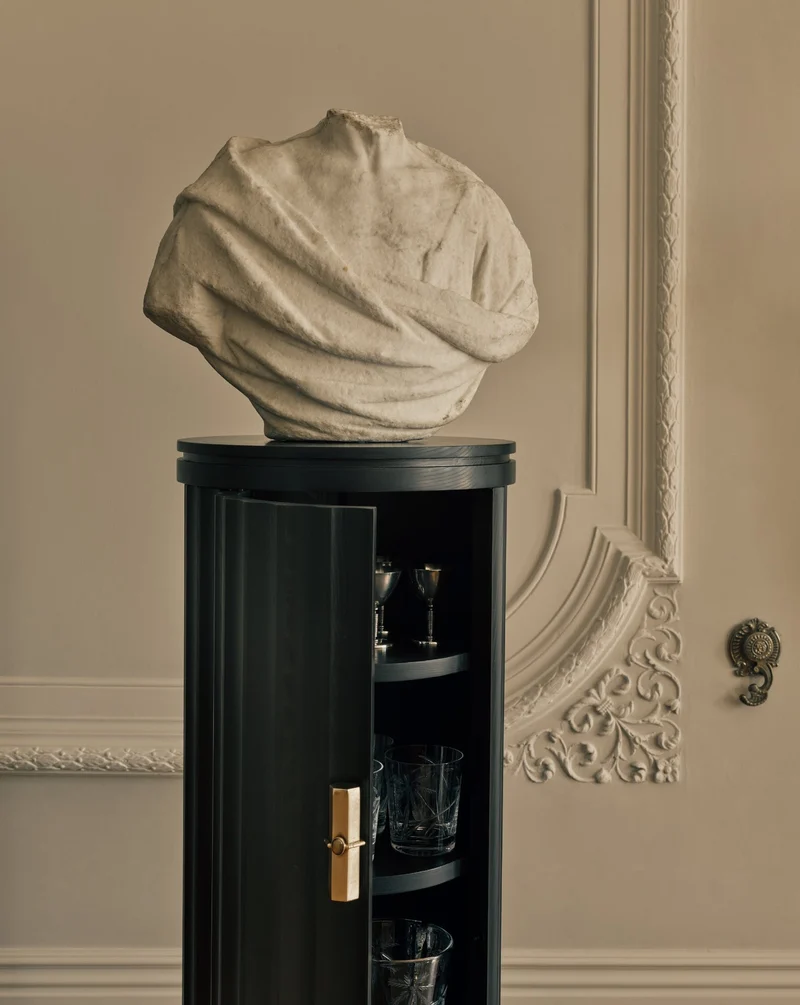 Roman Column Bar