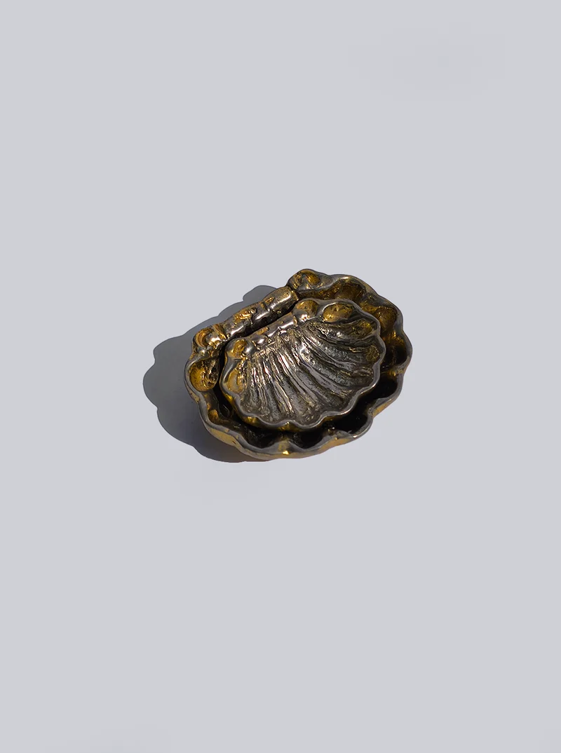 Duo of Brass Shell Vide Poches