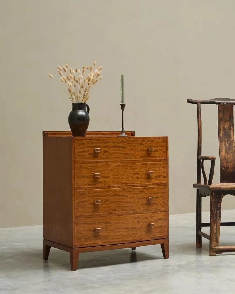 Art Deco Chest of Drawers in Maple, England 1930s