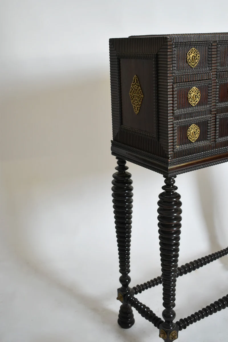 Turned wood cabinet, XIXth c.