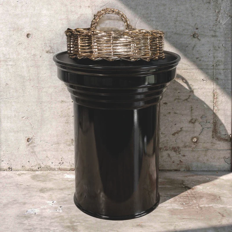 Small Glossy Black Metal Side Table in Aluminium