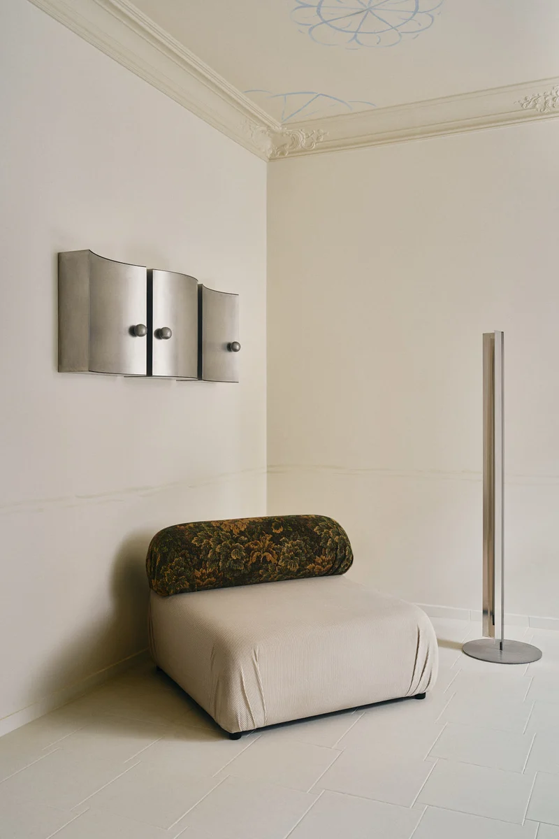MOTION WALL CABINETS