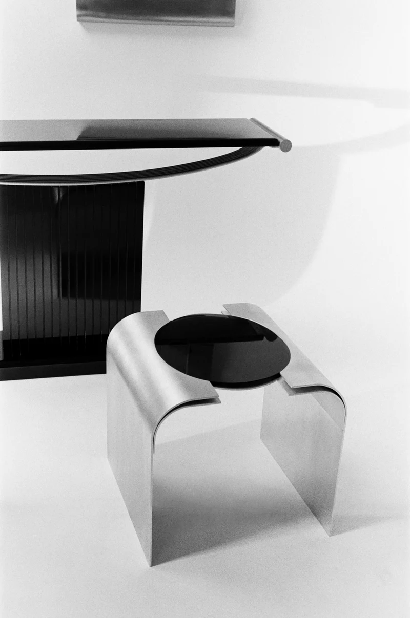 Side Table "Still Gaze" | Aluminium & Glass