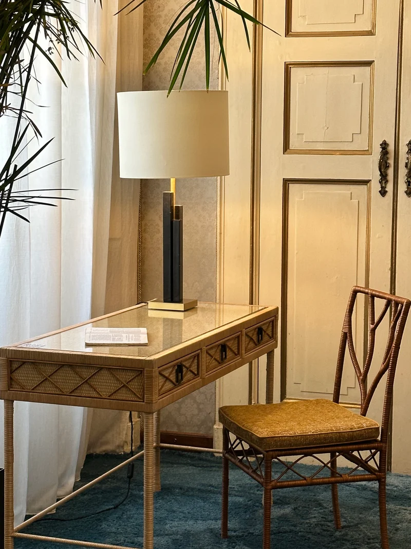 "SKYLINE "Table Lamp in black marble and satin brass