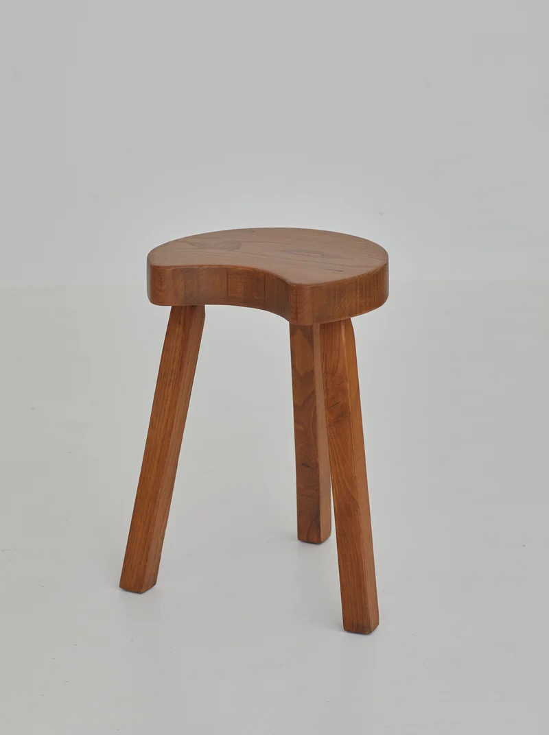 Vintage French handcrafted tripod stool in brutalist style, solid beech wood C. 1960