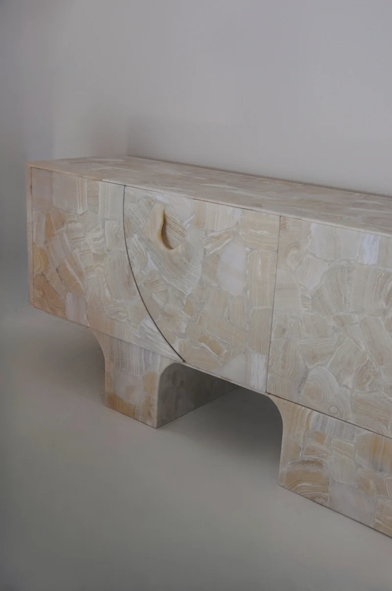 Eoli Credenza in White Onyx, Postmodern Sideboard/Cabinet