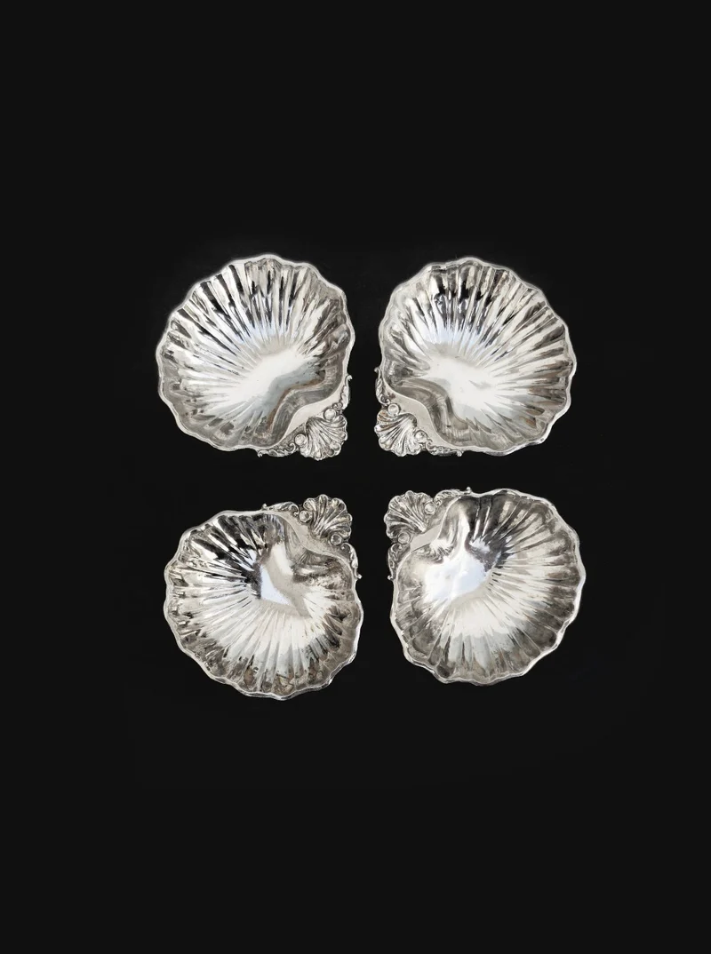 Set of 4 small shell vide poches