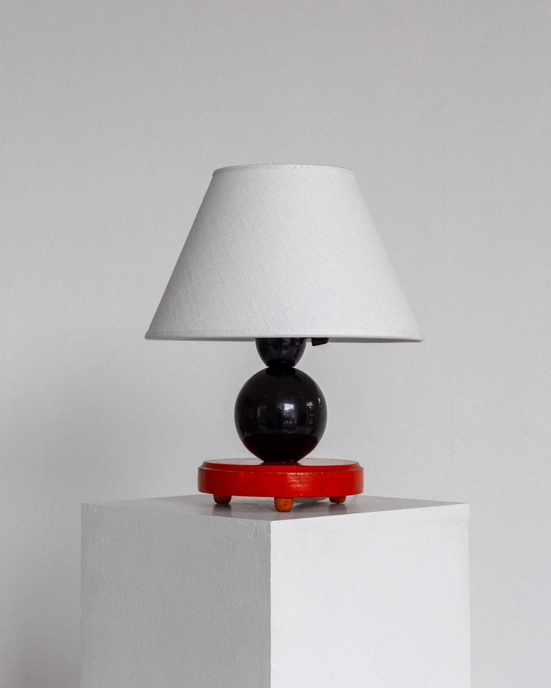 Vintage Petite Wooden Art Deco Table Lamp, 1930s