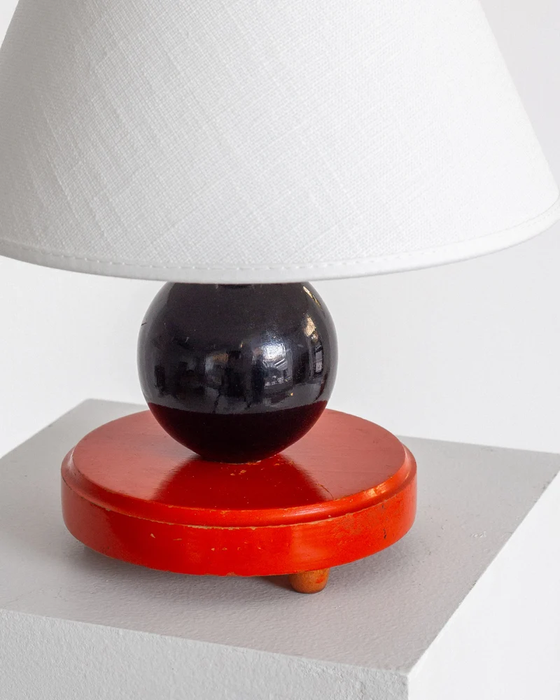 Vintage Petite Wooden Art Deco Table Lamp, 1930s