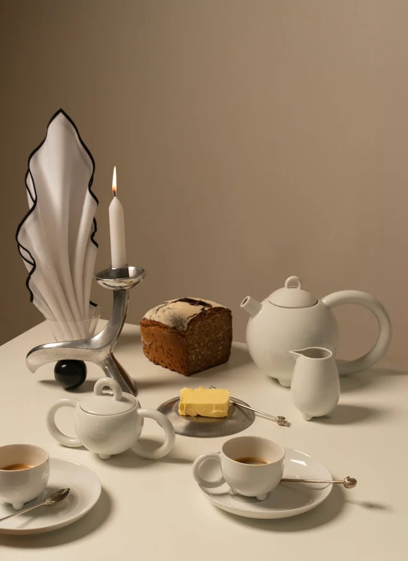 The Linea Candleholder