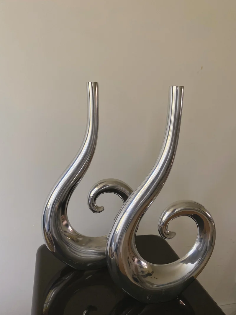 Curly Vase