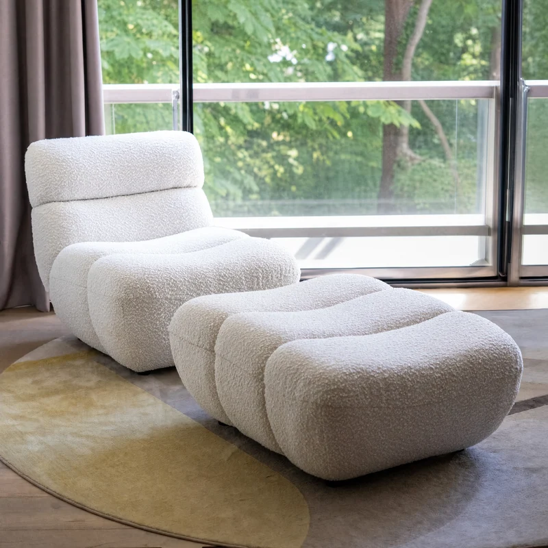 Ensemble fauteuil et pouf Teddy en tissu bouclé blanc