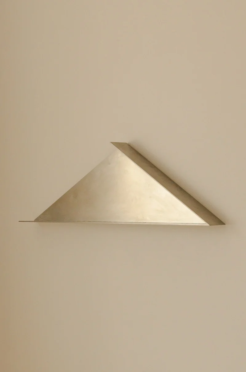 The Front - Shelf in Metal