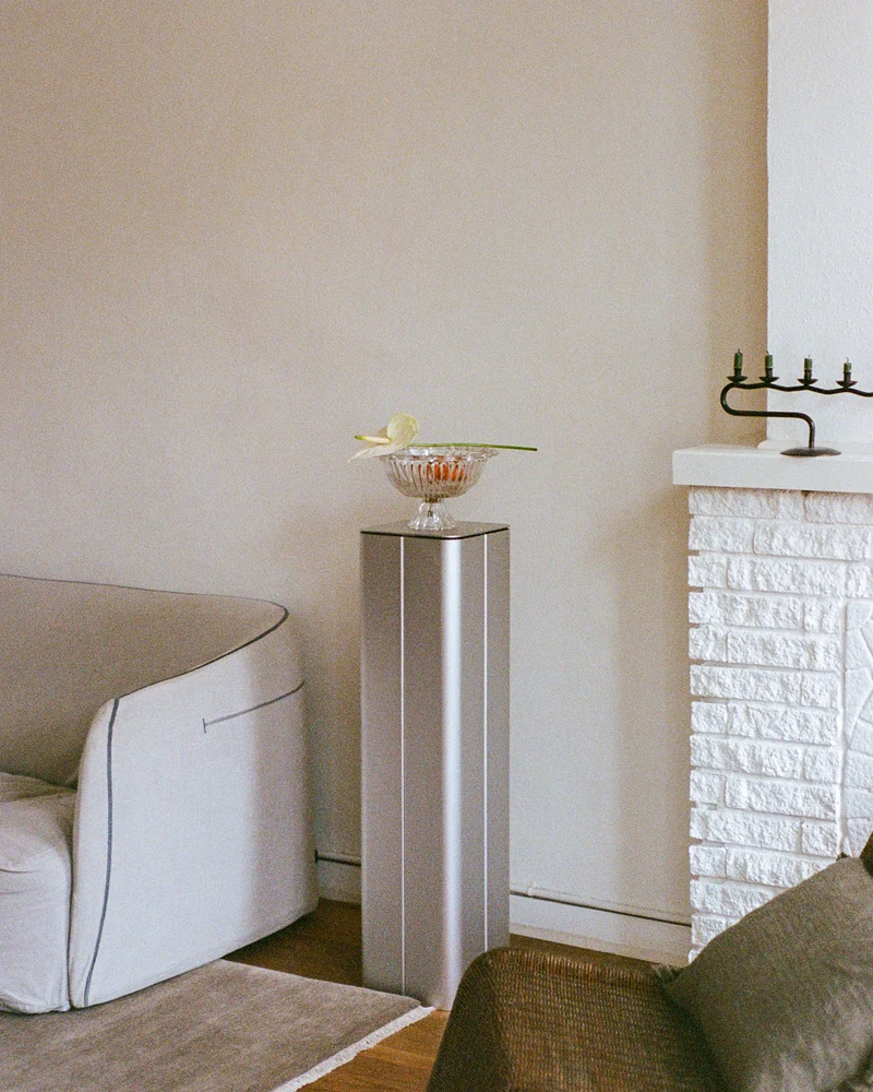 Gadroon Plinth in Aluminium
