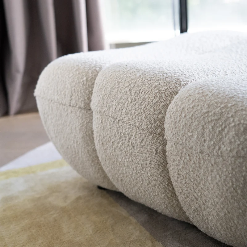 Pouf Teddy en tissu bouclé blanc