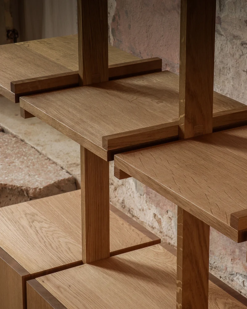 Veliero Bookshelf