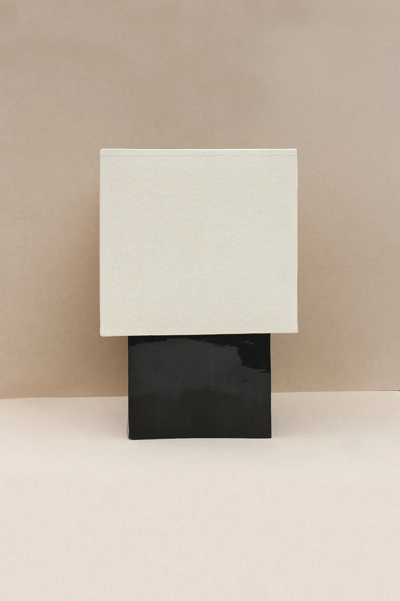 Barragán Ceramic Table Lamp (Negro)