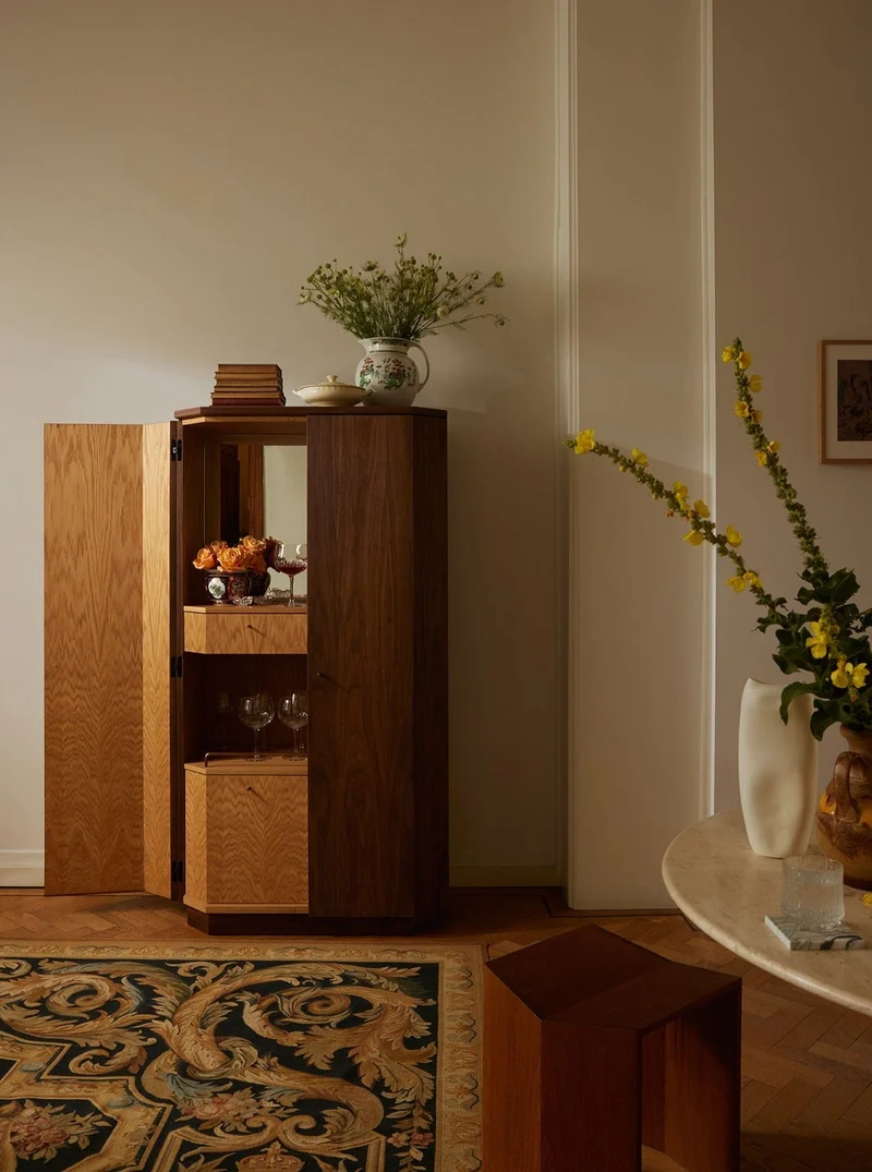 Winston Drinks Cabinet in Walnut and Oak