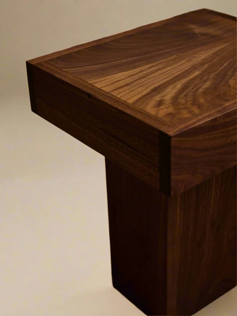 Jura Pedestal
