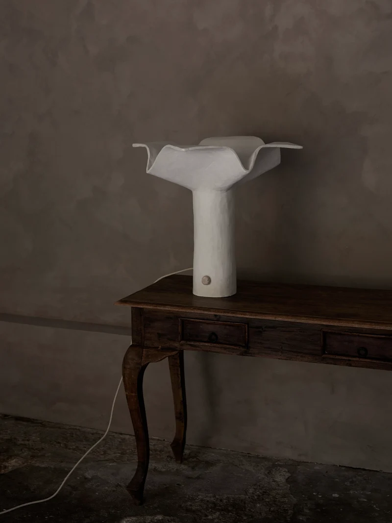 'La Fleur' Plaster Table Lamp