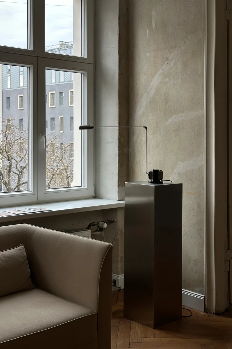 'NOSTALGIA' stainless steel pedestal