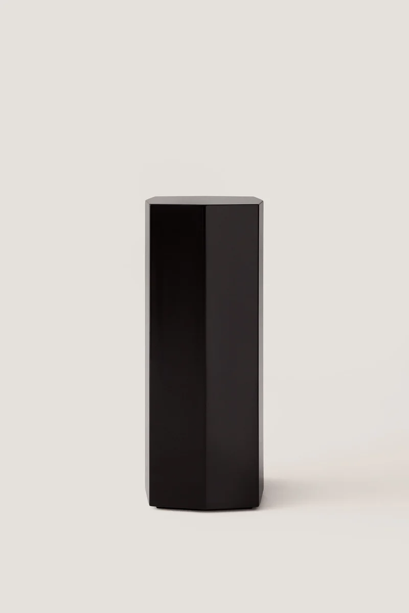 Ame II Lacquer Pedestal