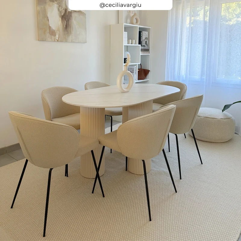 Chaise Groom en tissu bouclé beige