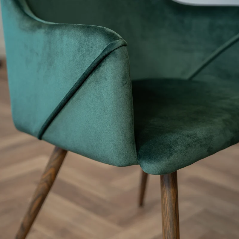 Table et chaises Liwa 4 personnes en velours vert et bois