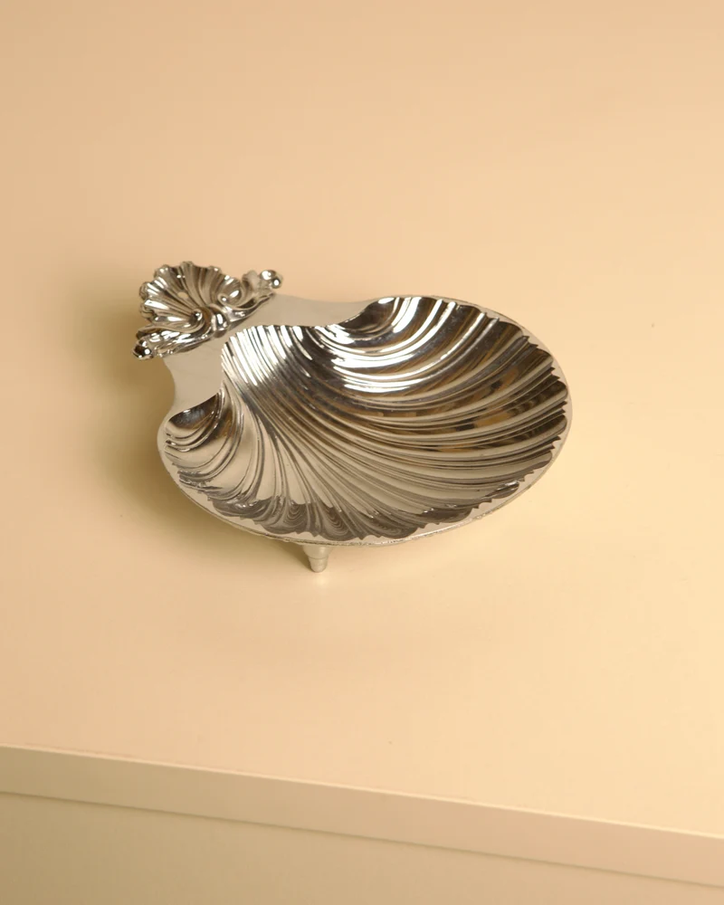 American shell-shaped trinket dish in silver-plated metal 80's