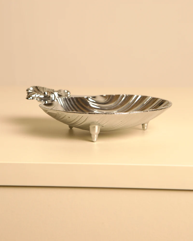 American shell-shaped trinket dish in silver-plated metal 80's